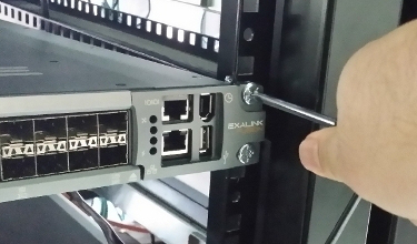 Mounting the Nexus 3550-F into a rack